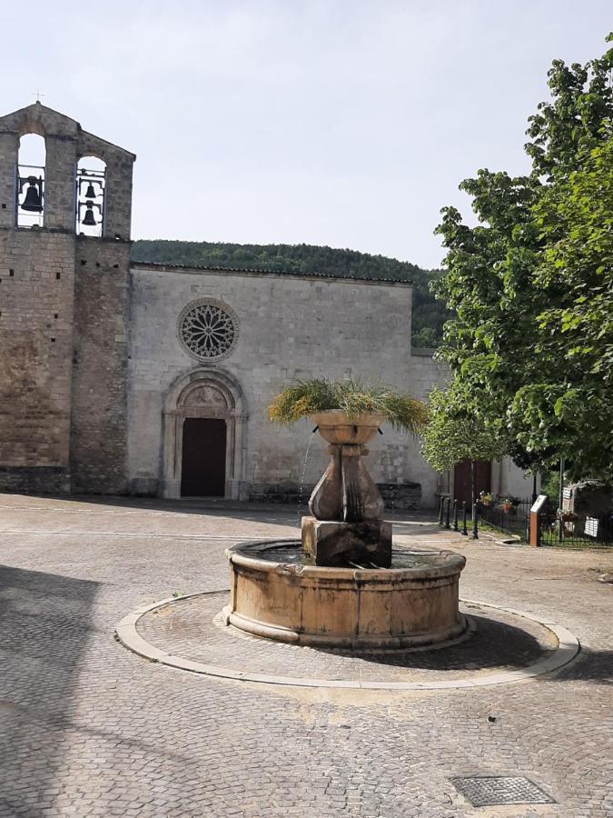 B&B La Casa Dei Nonni Assergi Buitenkant foto